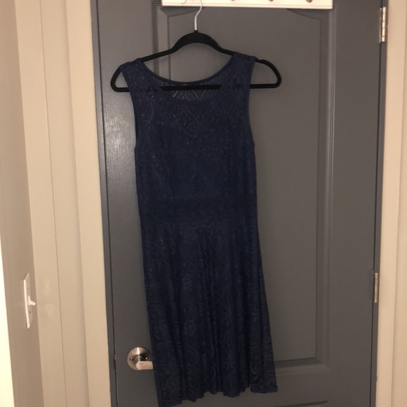 Clothing - Picture 5 of 6